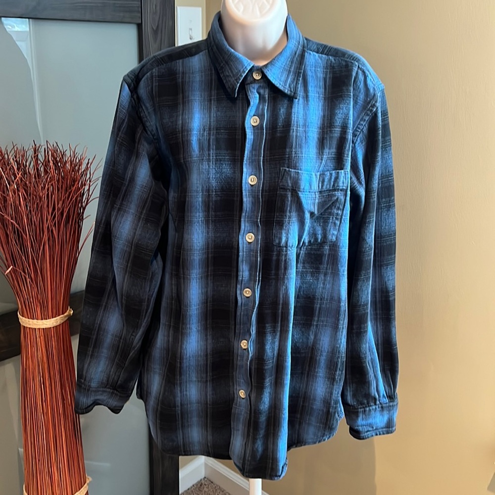 Men’s Gap relaxed fit shirt